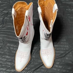Dingo QUEEN OF HEARTS LEATHER BOOT